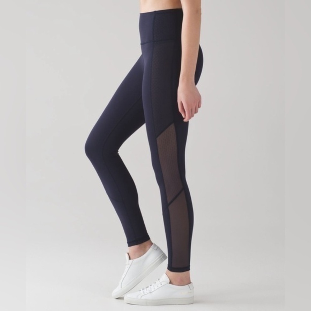 Lululemon Reveal 7/8 Tight Midnight Navy size 4